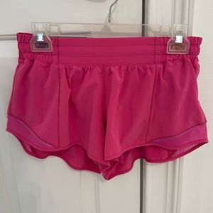 Lululemon Sonic Pink low rise hotty hot short 2.5”